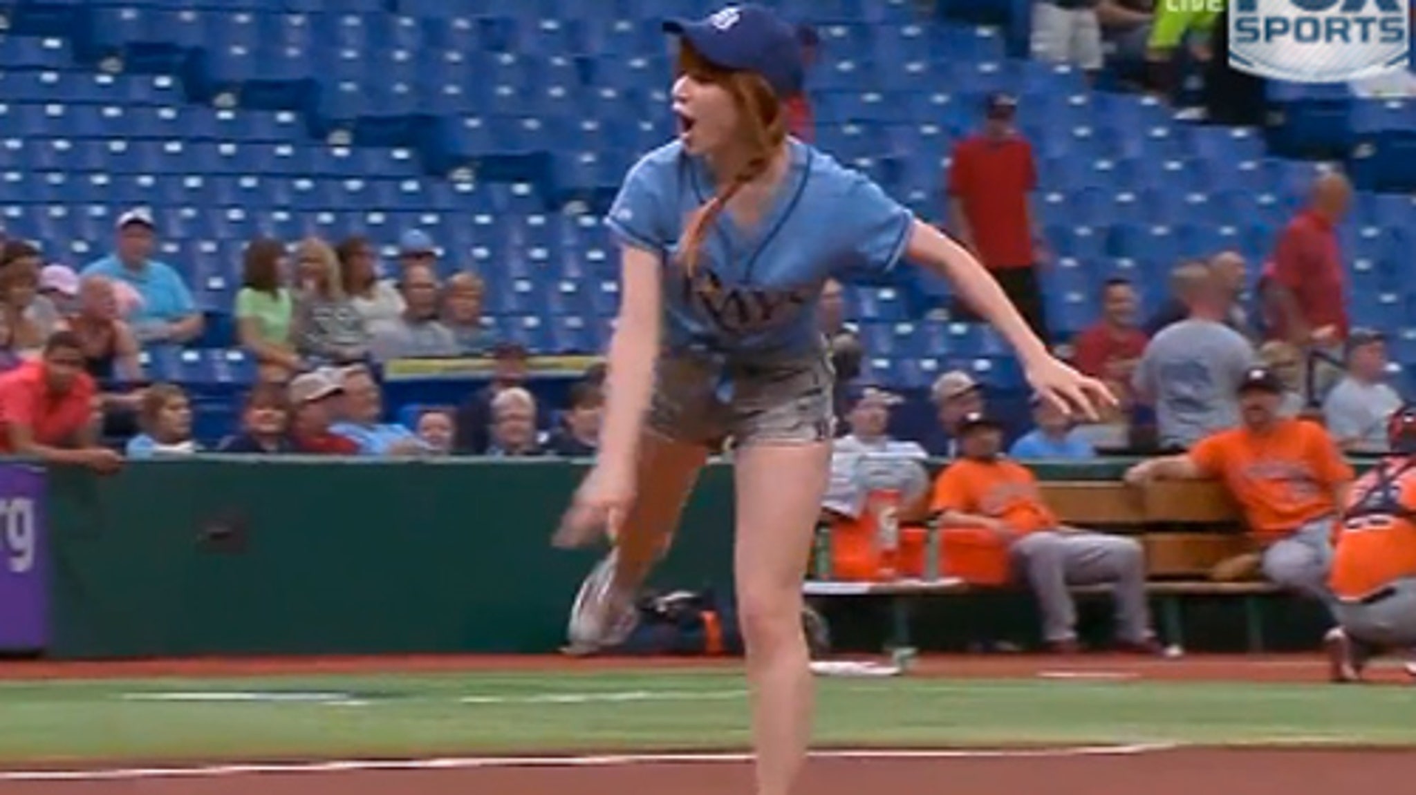 Video: Carly Rae Jepsen's Awful First Pitch