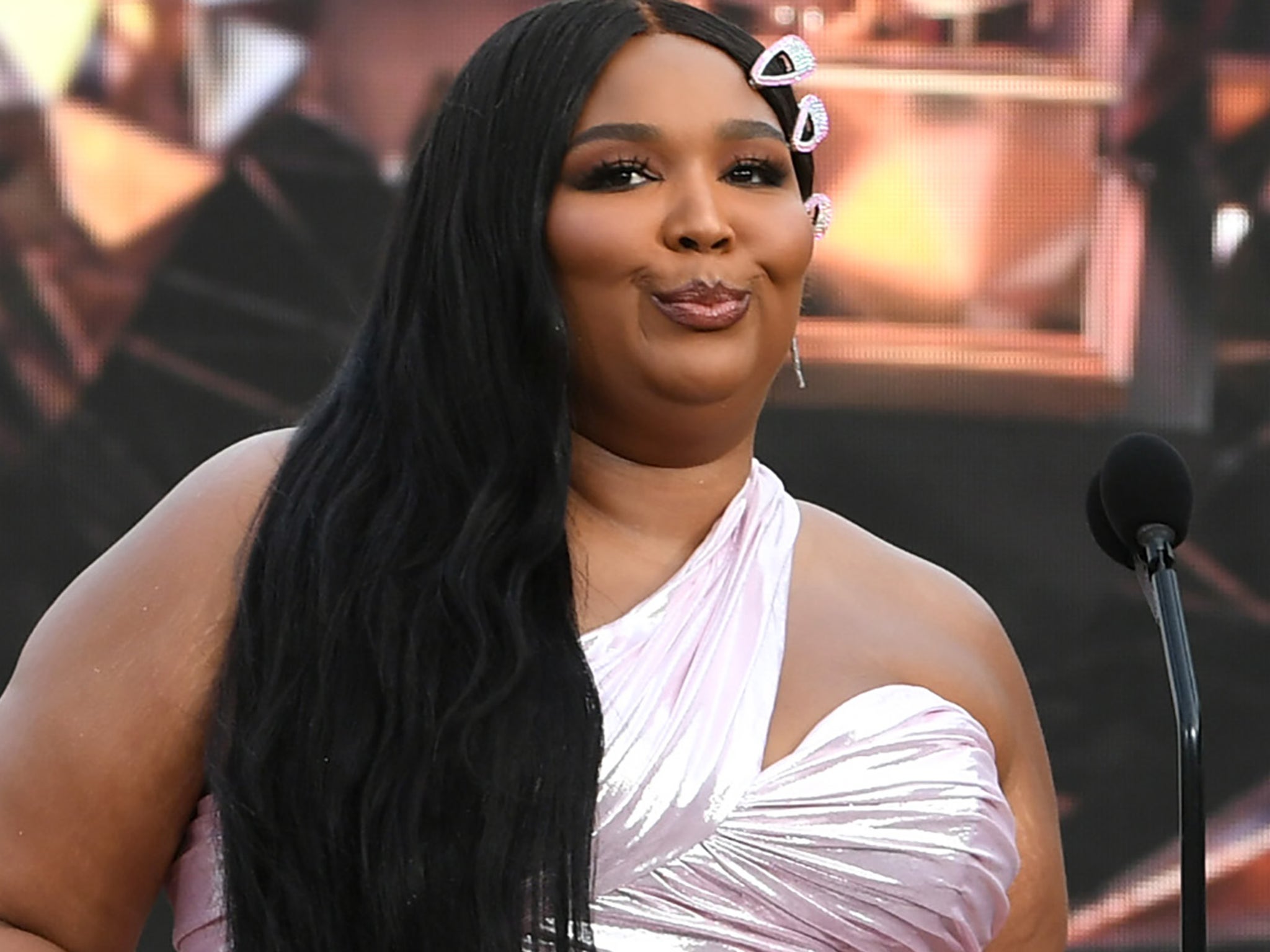 Lizzo Gifts Her Mom a Whole New Wardrobe for Her Birthday in Sweet