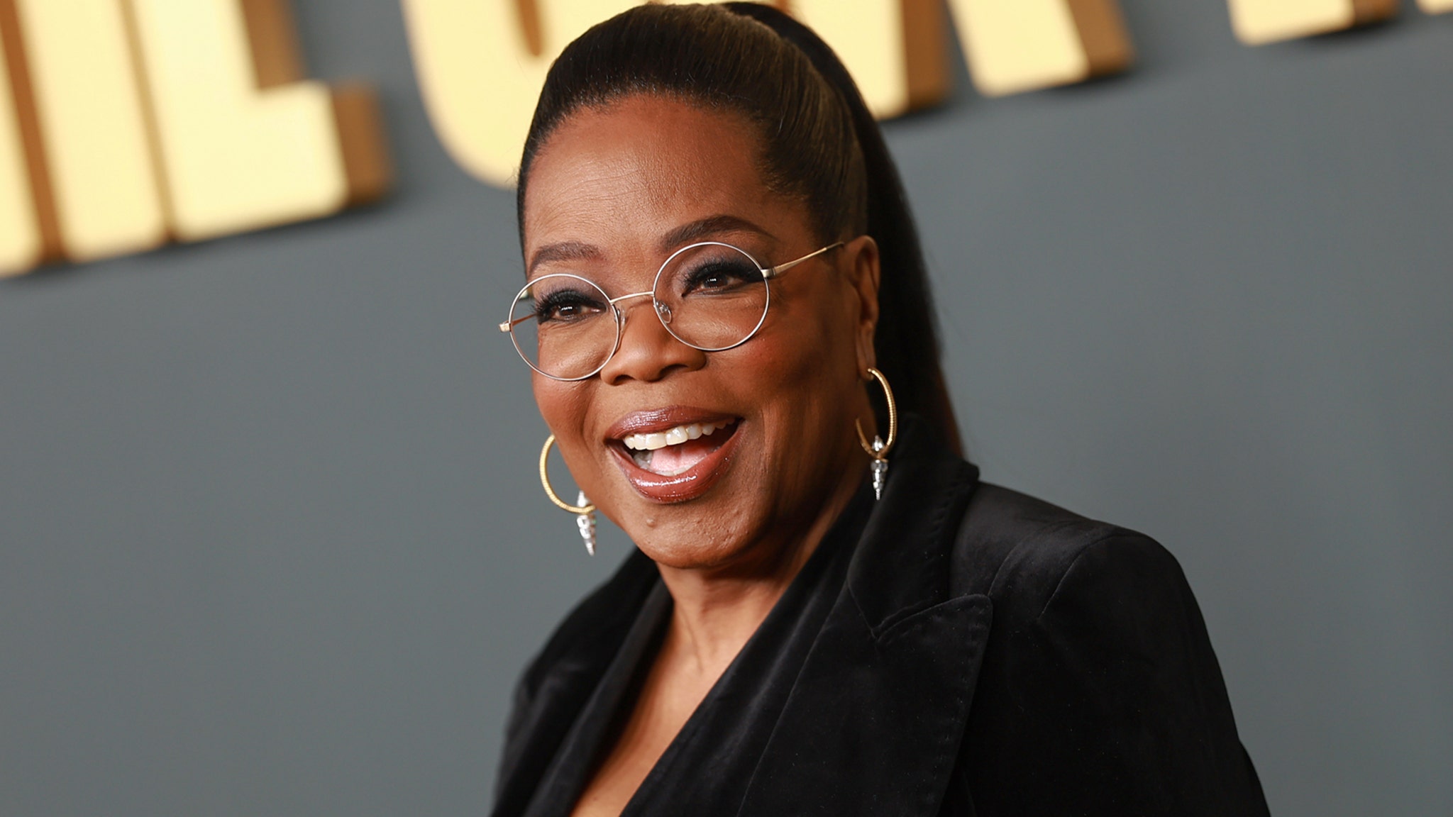 Oprah Winfrey Denies Rumors She Refused to Open Private Road in Hawaii Amid Tsunami Warning