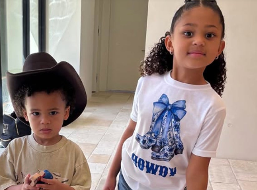 Travis Scott Posts Adorable Photo of Aire and Stormi on His Birthday