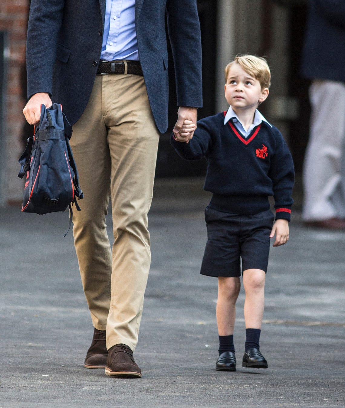 Самый молодой принц. Принц Джордж. Prince George of Cambridge 2022. Принц Джордж 4 года фото. Джордж идет в школу.