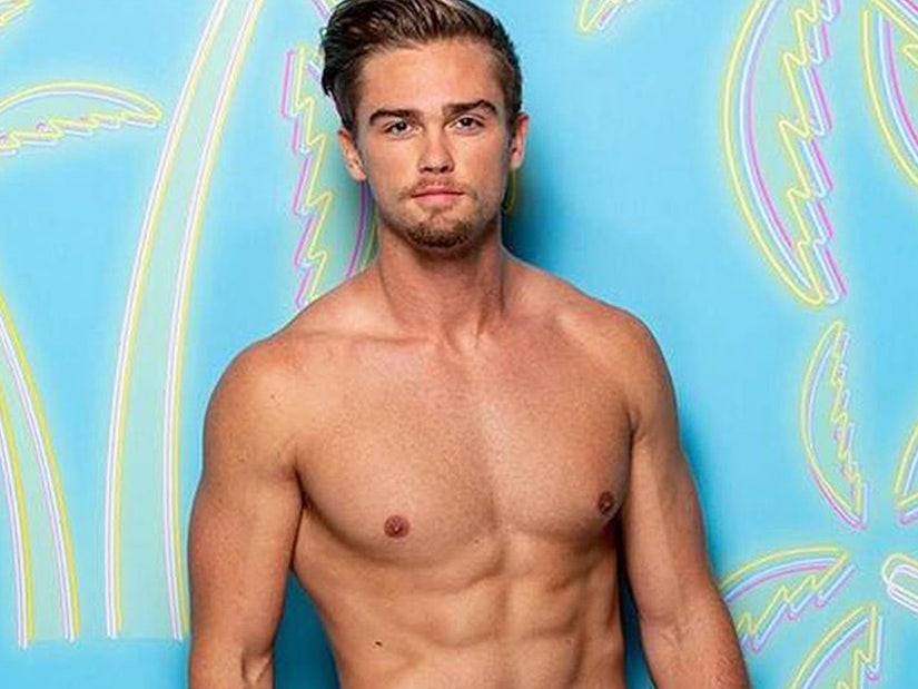Cbs Reveals Why Noah Purvis Was Pulled From Love Island