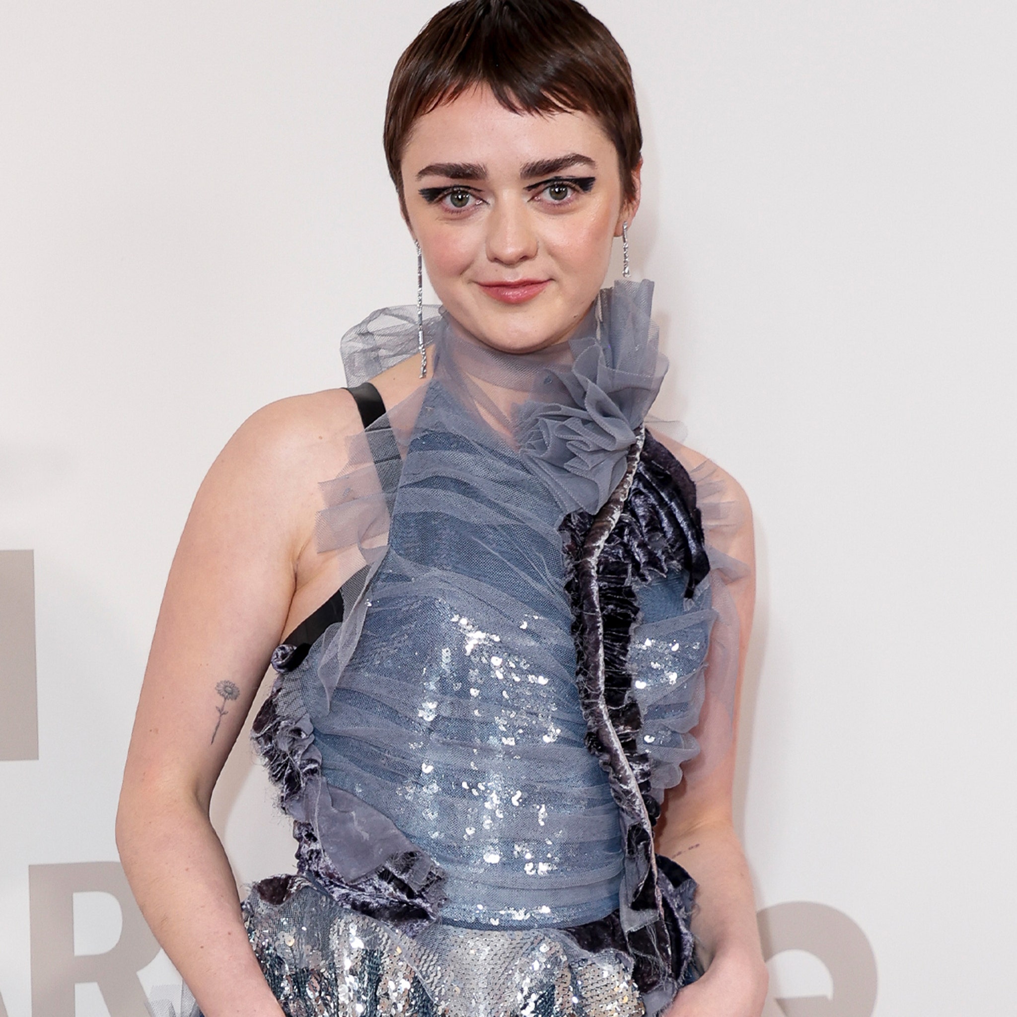 Maisie Williams Details 25-Pound Weight Loss For New Role In Catherine Dior  Biopic