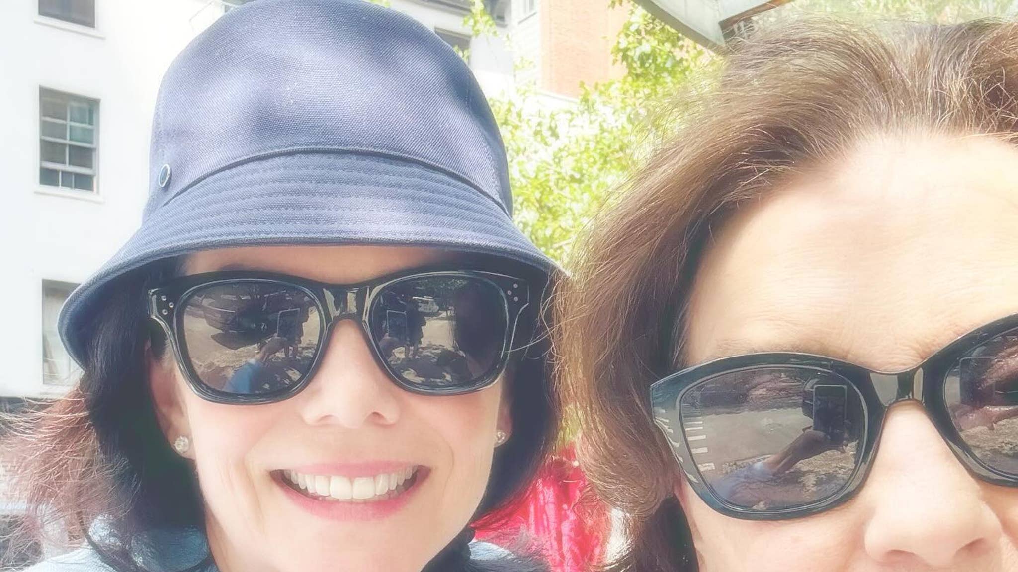 It's a Gilmore Girls Reunion! Lauren Graham & Kelly Bishop Reunite in New Selfie