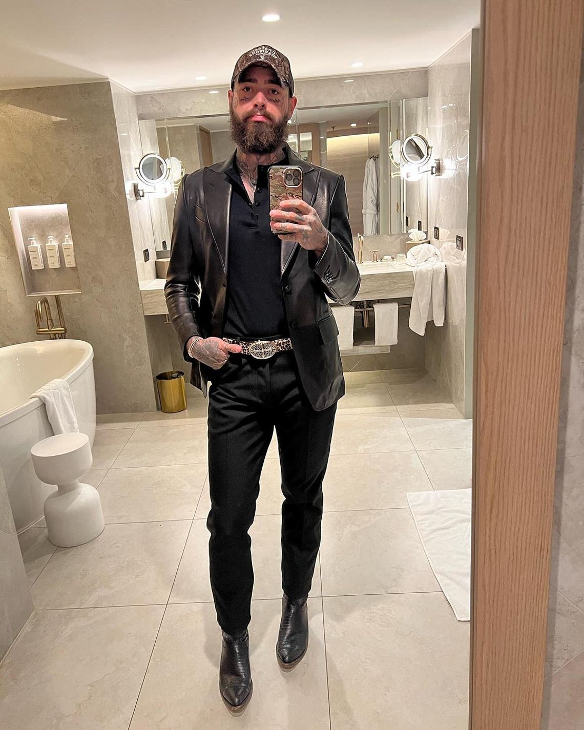 "Introducing Viceroy Chungus VonBattlepass, i love you 🍻💕" - Post Malone, sharing a selfie after recently revealing he's lost 55 pounds.