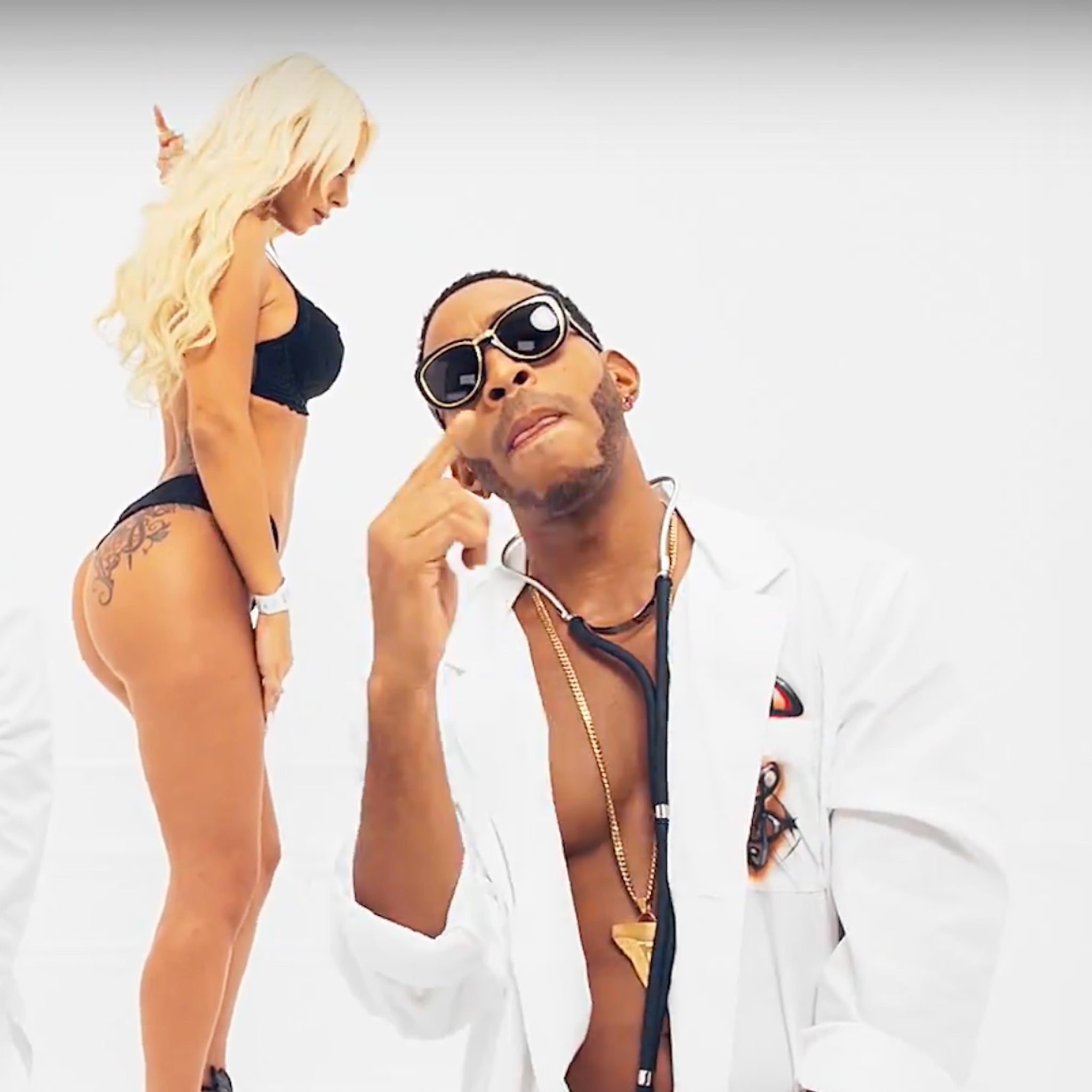 who is the blonde model in ludacris vitamin d video