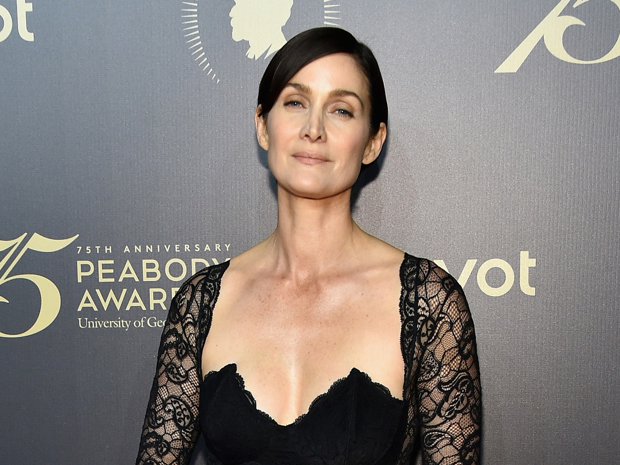 Carrie-anne moss net worth