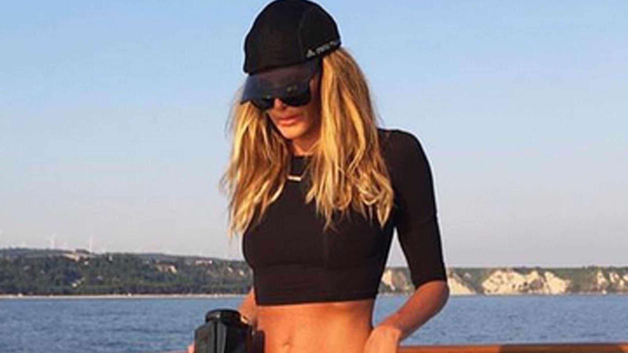 Elle Macpherson Shows Off Her Enviable Bikini Body In Twitter Holiday My Xxx Hot Girl 