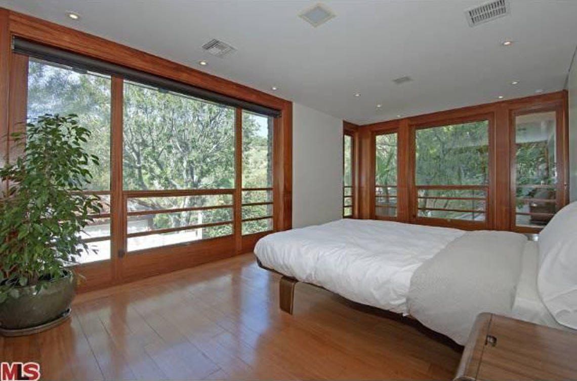 Kevin Bacon and Kyra Sedgwick Just Bought a Modern Mansion in Los