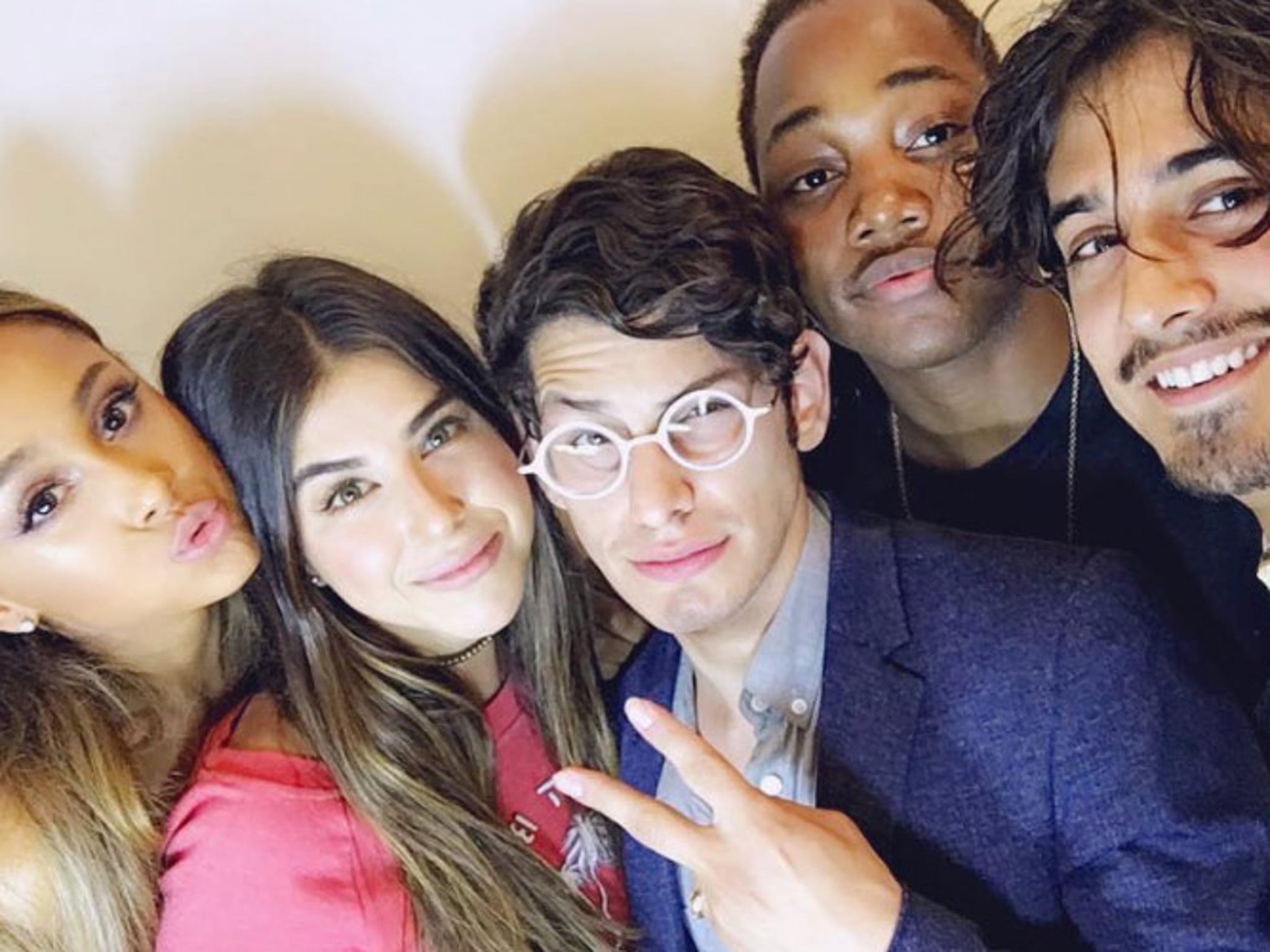 The 'Victorious' Cast Sends Love to Ariana Grande, Ariana Grande, Avan  Jogia, Daniella Monet, Elizabeth Gillies, Leon Thomas, Matt Bennett,  Victoria Justice, Victorious