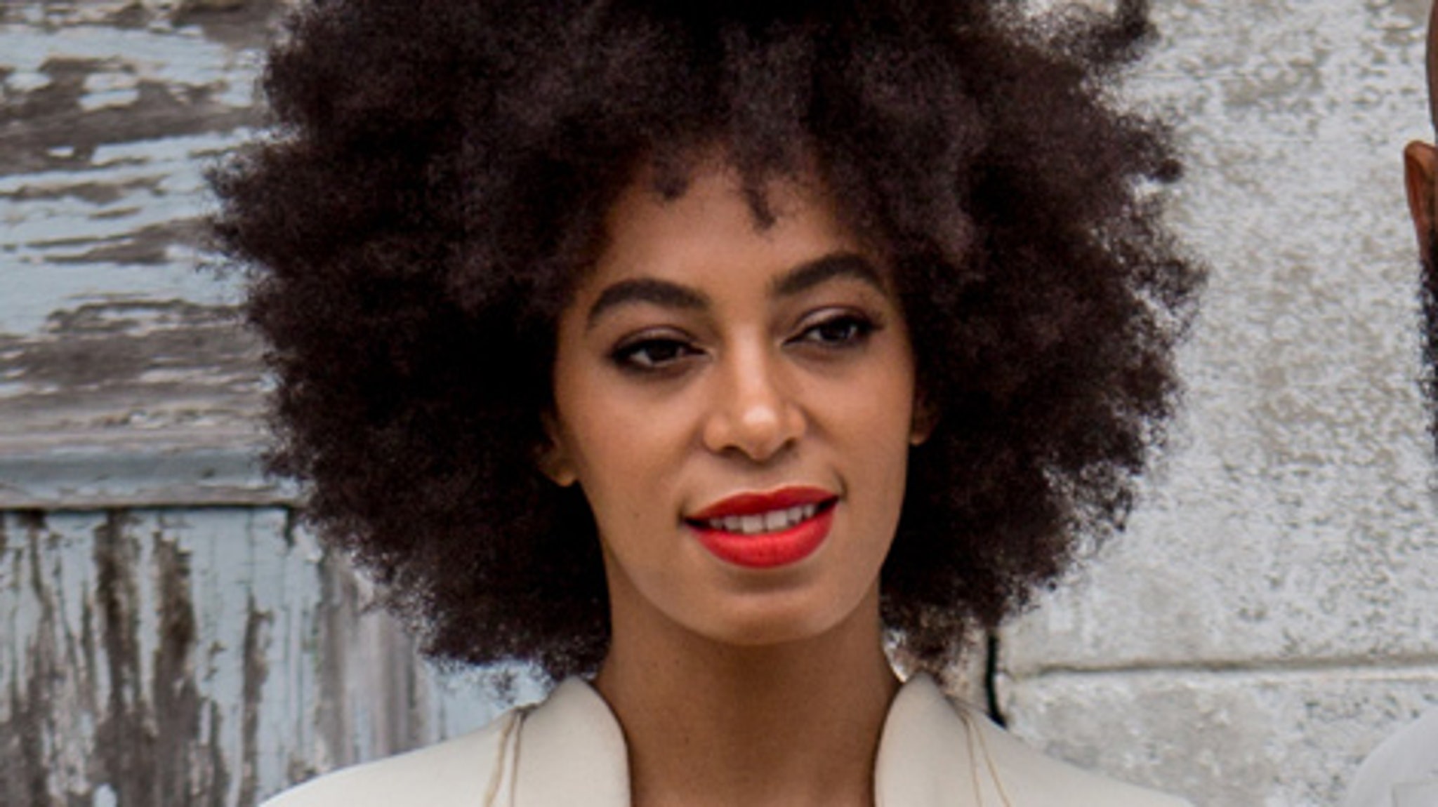 Solange Knowles Thanks Benadryl After Hive Pic, Shares Wedding Video ...