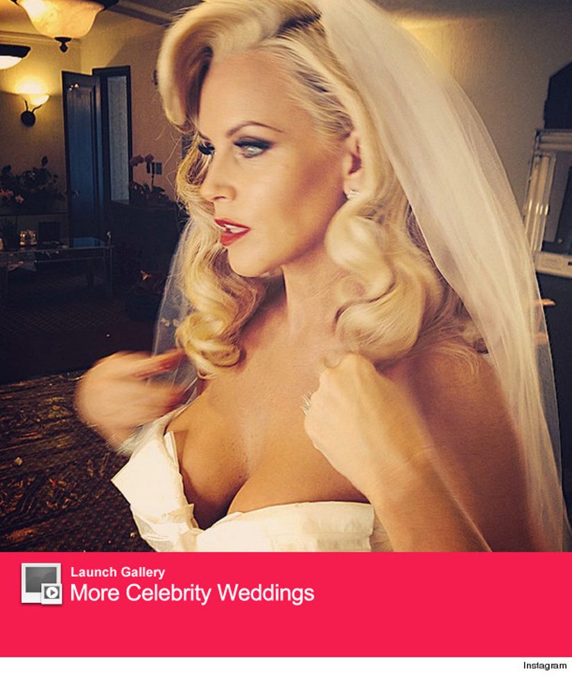 Jenny Mccarthy Having Sex - Jenny McCarthy Talks Post-Wedding Sex With Donnie Wahlberg, Tossing Her  \