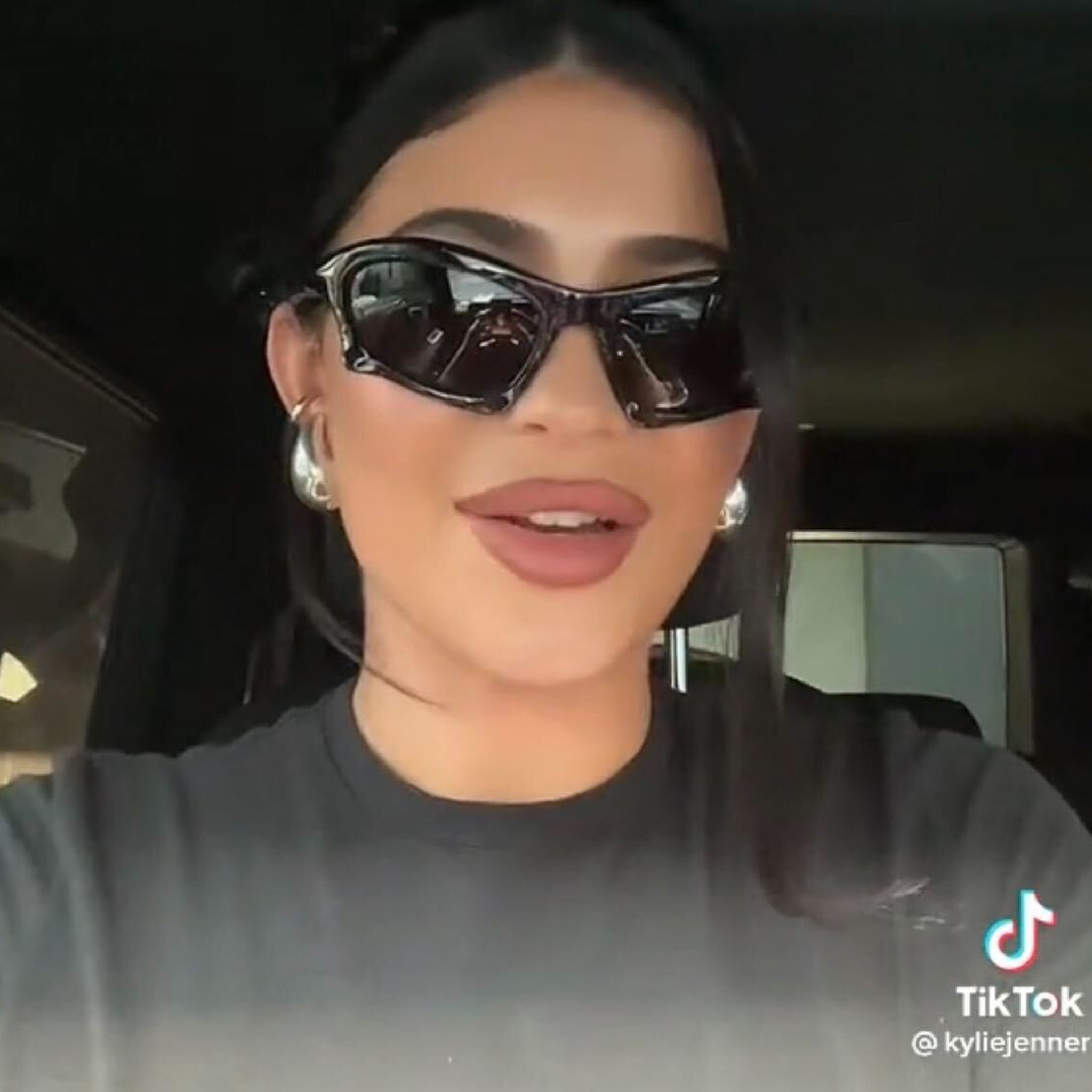 Kylie Jenner shows off £20,000 Louis Vuitton bike in new TikTok video -  Capital XTRA