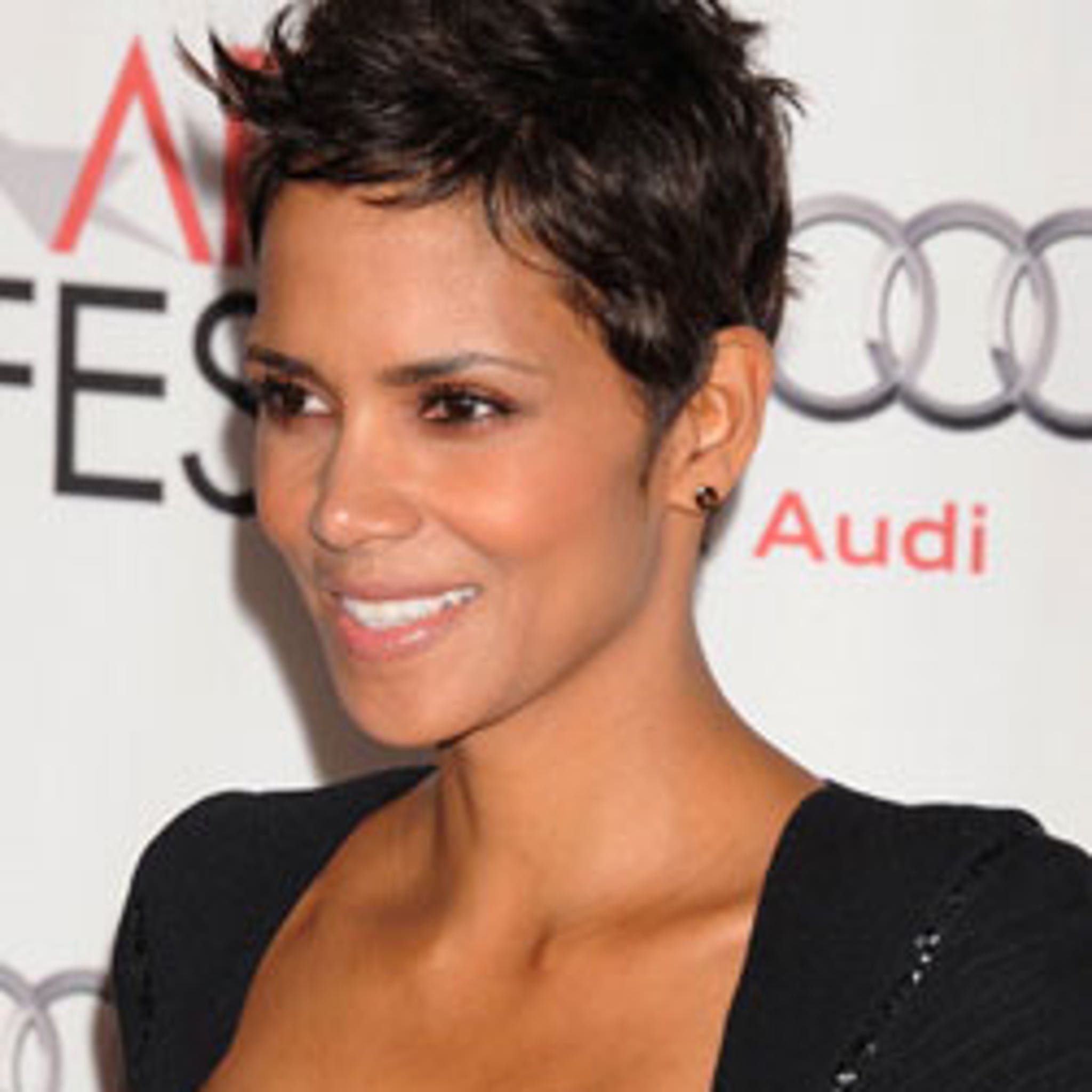 Halle Berry: I Like Being Naked