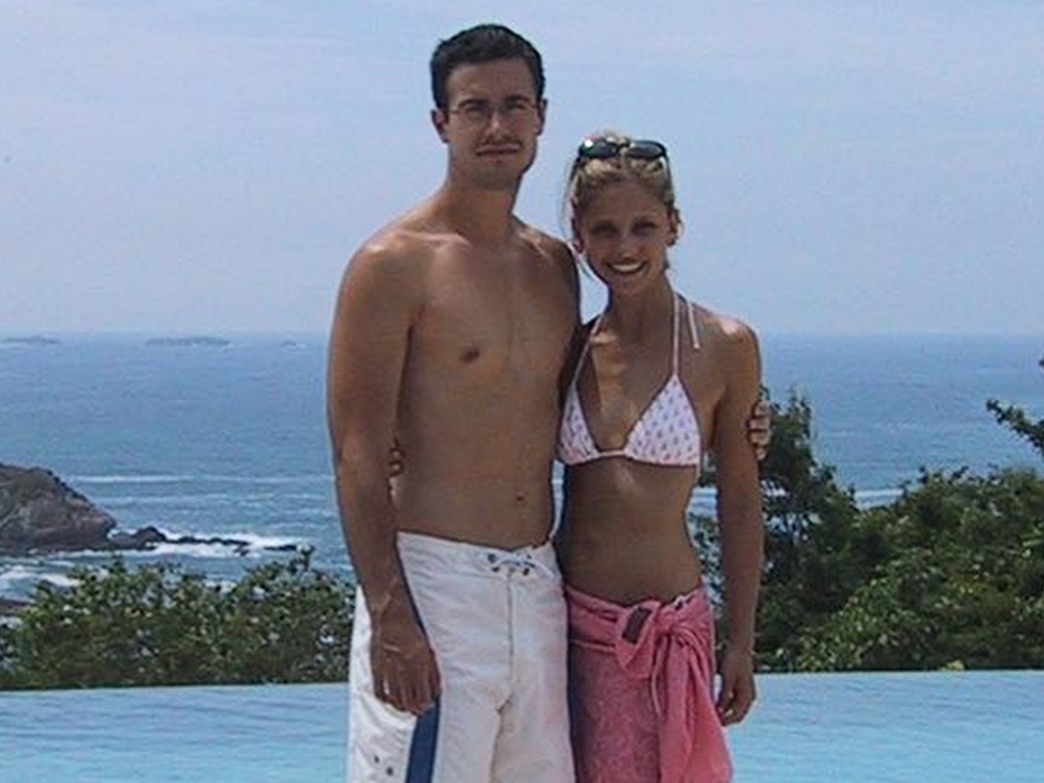 Sarah Michelle Gellar Beach