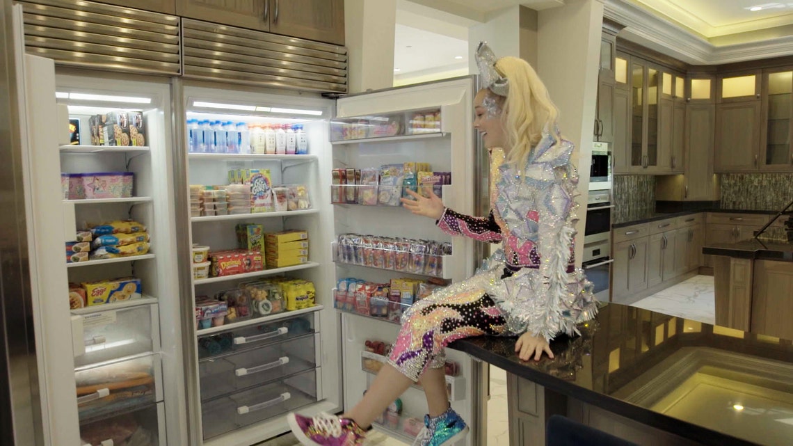 MTV Crib's Takes Us Inside the Homes of Martha Stewart, Jojo Siwa and More