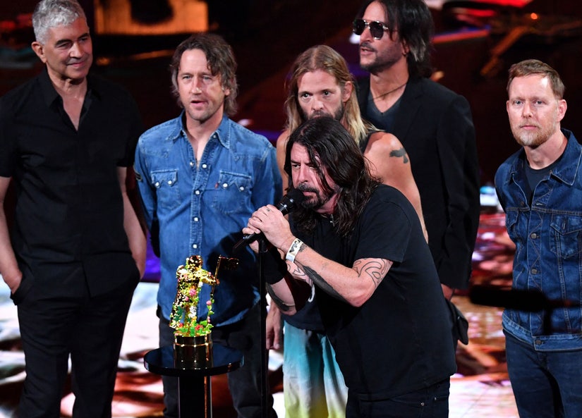 Foo Fighters Receive Global