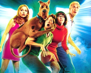 Linda Cardellini Praises Lesbian Velma, Wants Third Scooby Doo Film