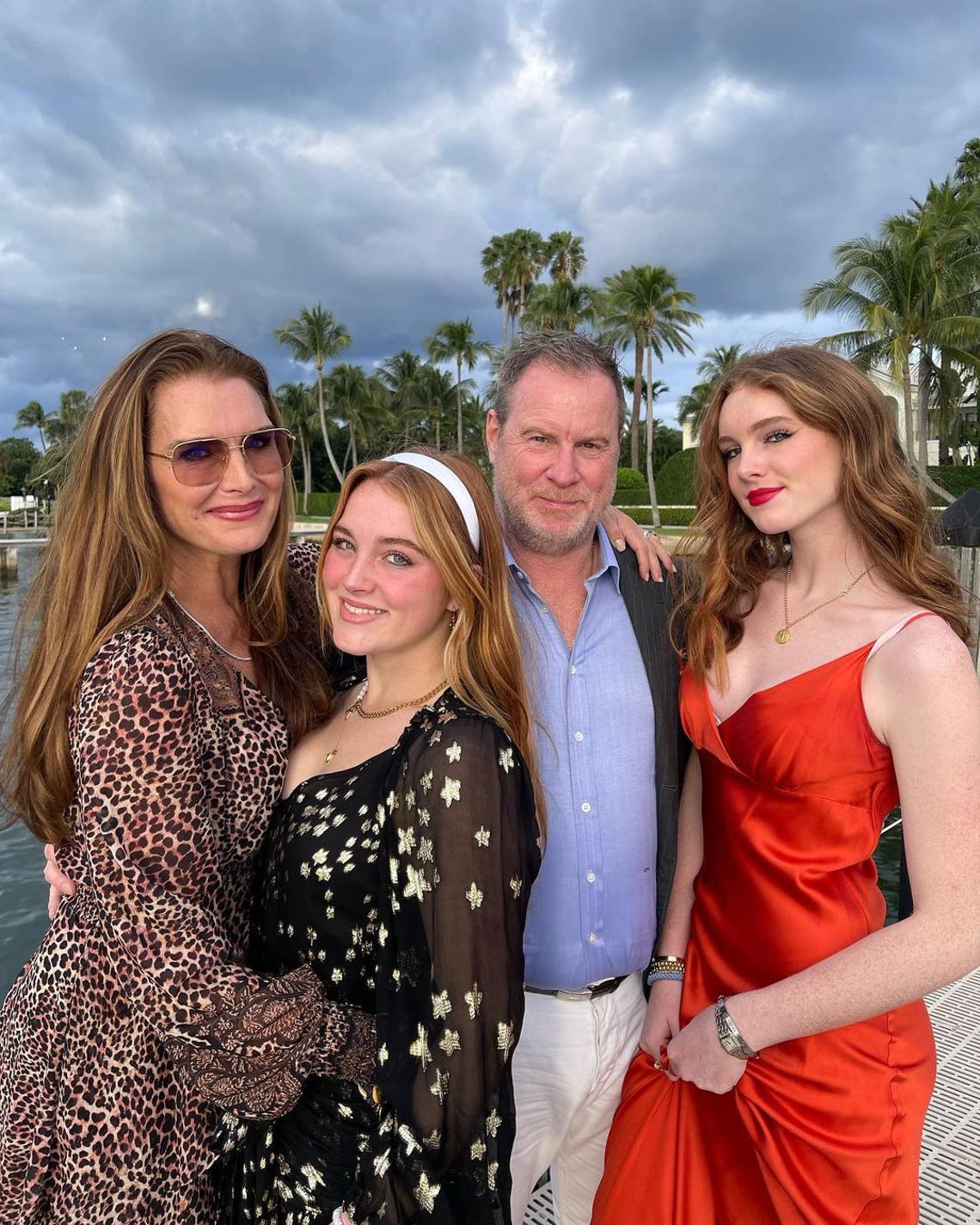 "💗🥰💗" Brooke Shields, alongside husband Chris Henchy and daughters Rowan and Grier
