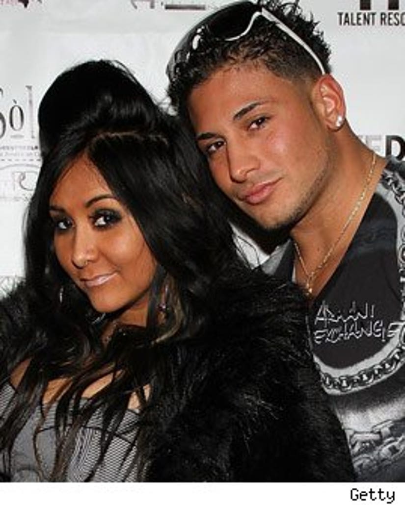 Snooki Is In Love, Clueless
