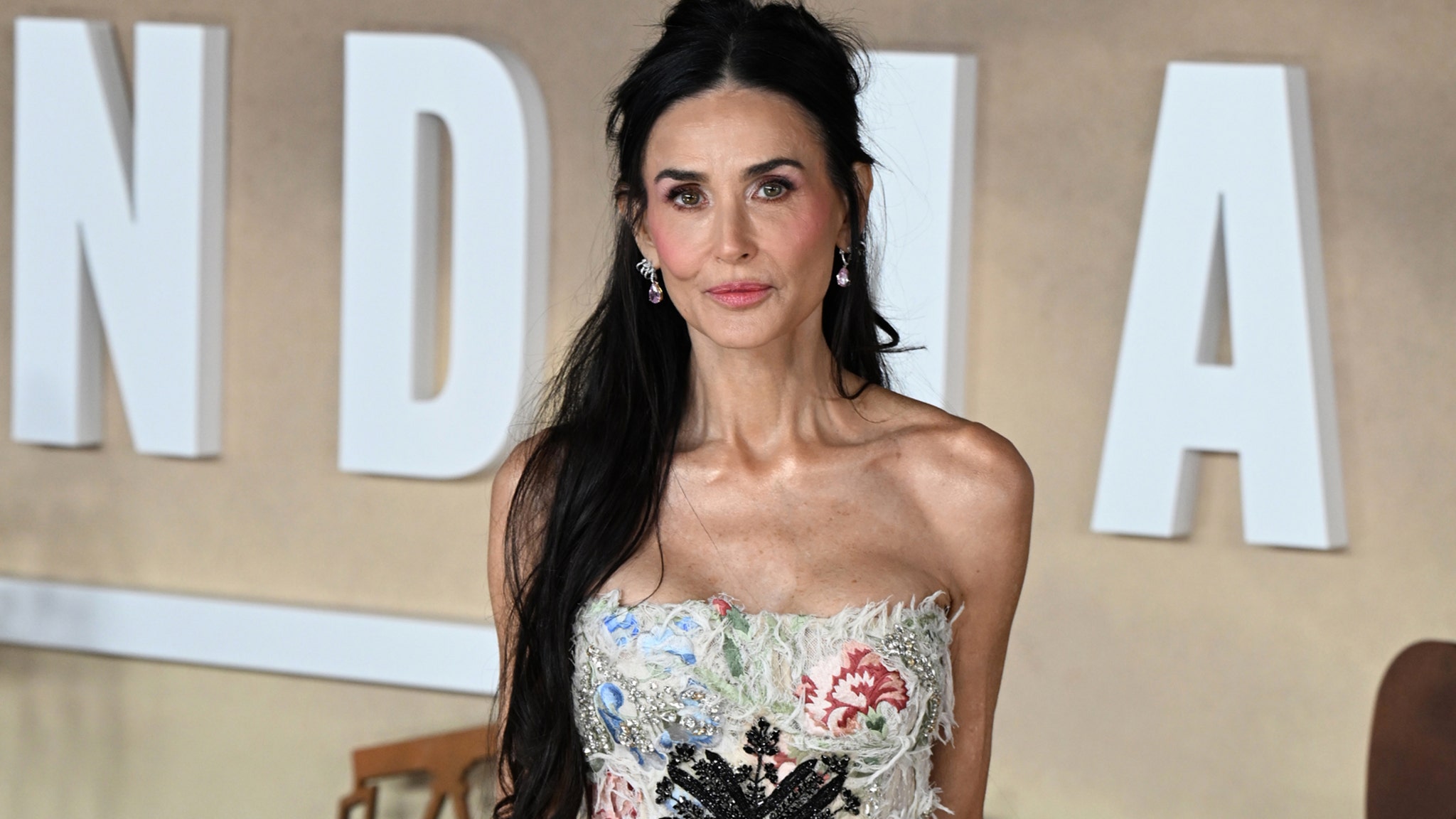 Michael B. Jordan Celebrates American Cinematheque Award with Mom & Siblings