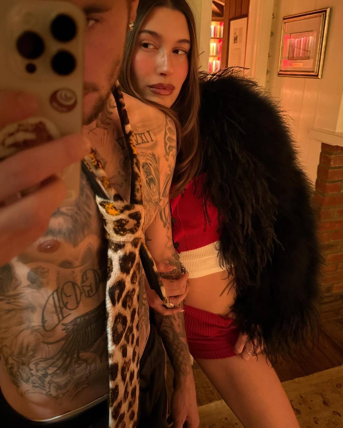 "💌💌🏹📩" - Hailey and Justin Bieber