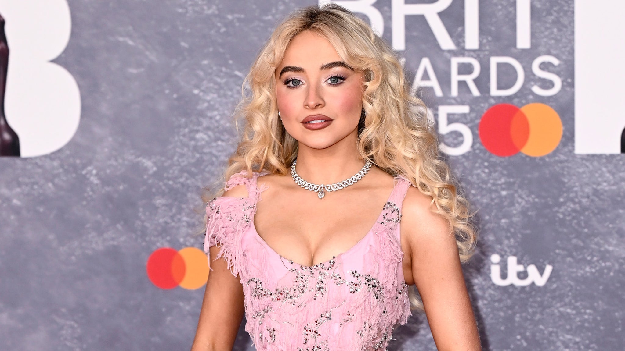 2025 BRIT Awards: All the Must-See Red Carpet Looks