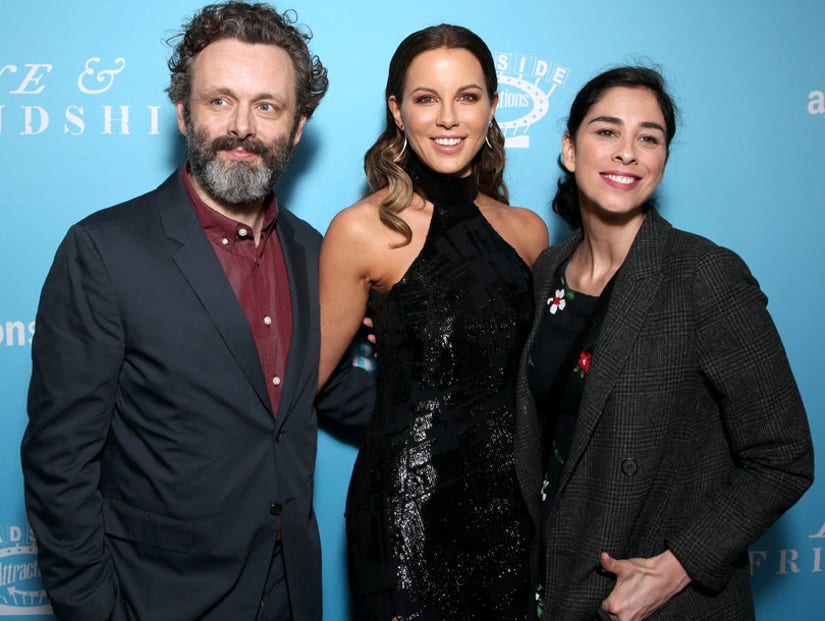 Not Awkward Kate Beckinsale Recreates Birth Photo With Ex Michael Sheen And Teenage Daughter Lily