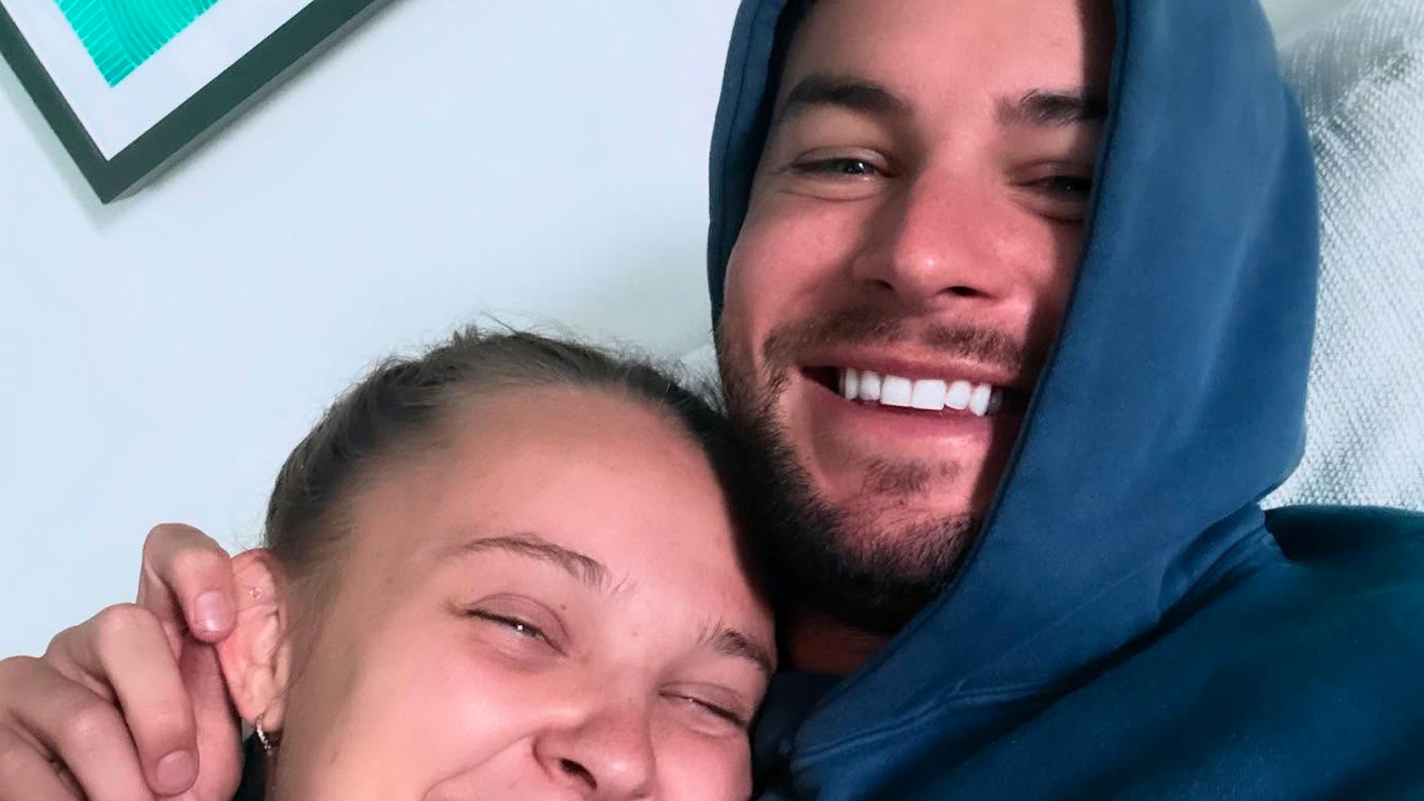JoJo Siwa Reveals Her Relationship With Chris Hughes Is No Longer 'Platonic'