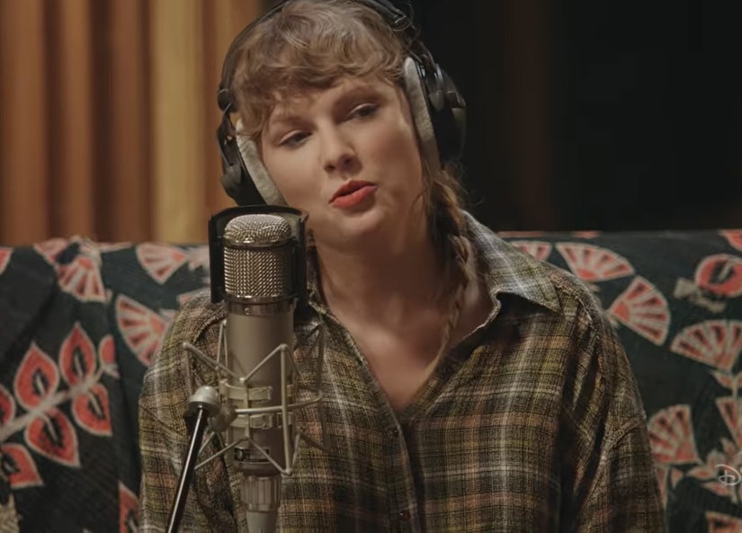 Taylor Swift Confirms Boyfriend Joe Alwyn Cowrote Two Folklore Songs ...