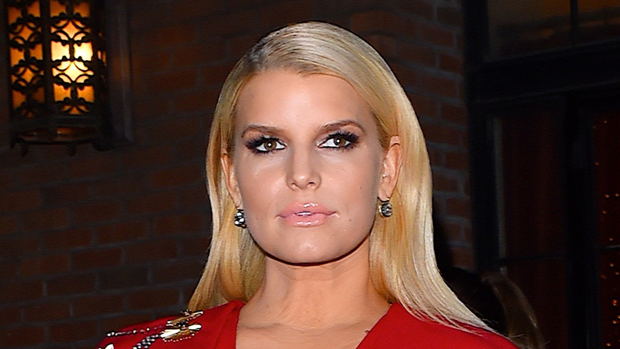Jessica Simpson Opens Up About Staying Sober During Pandemic