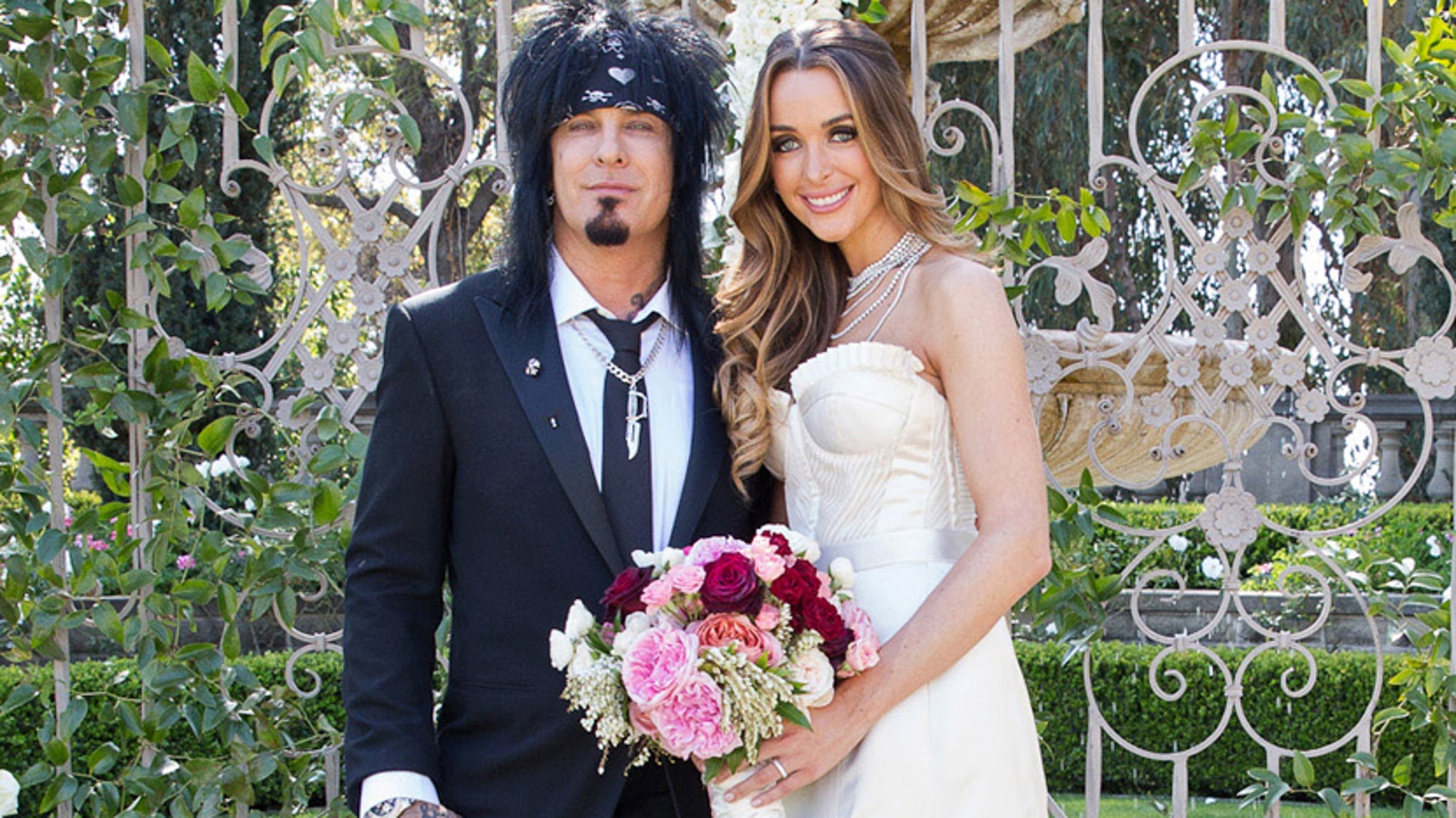 Mötley Crüe's Nikki Sixx Marries Courtney Bingham -- See the Wedding P...