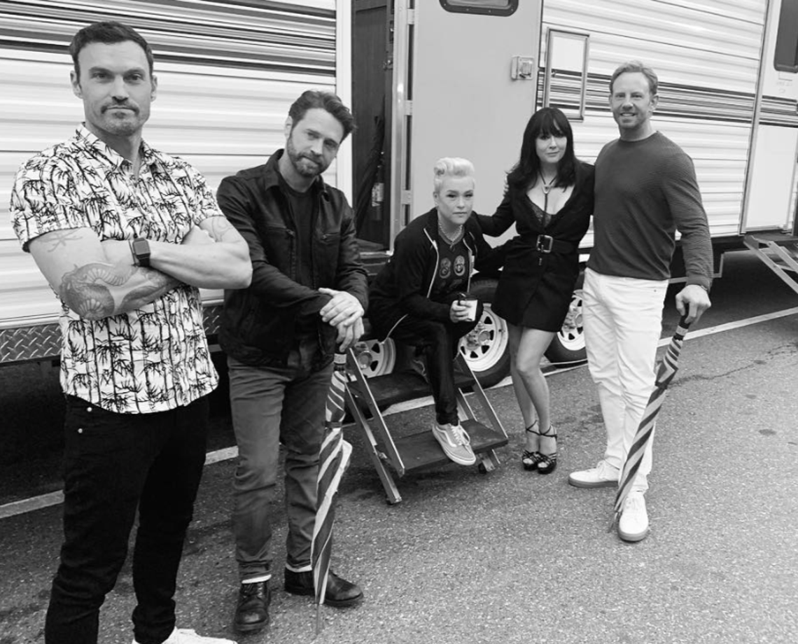 "Band photos #bh90210," Shannen Doherty with "90210" costars Brian Austin Green, Jason Priestley, Ian Ziering and Christine Elise