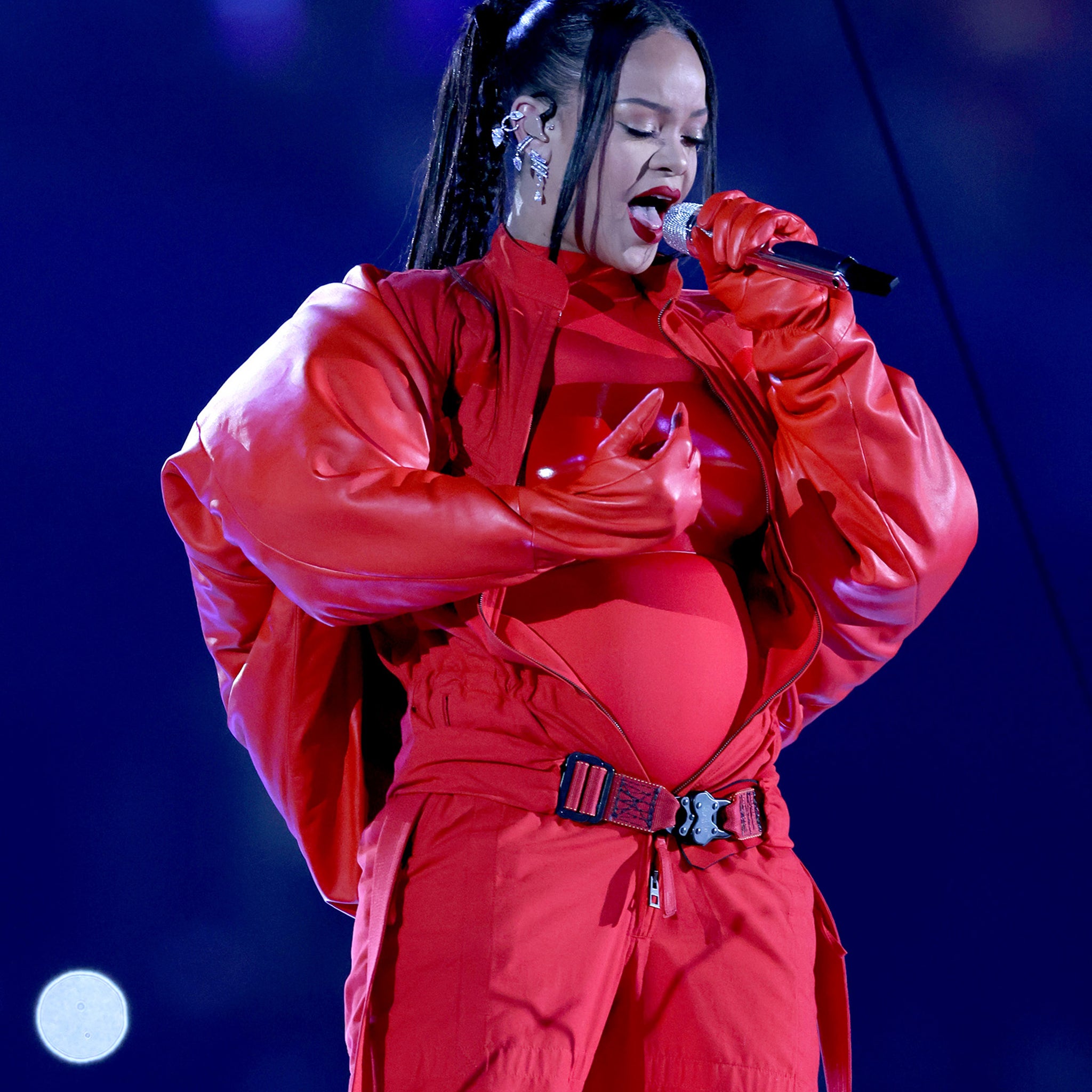 Celebs and Fans React to Pregnant Rihanna's High-Flying Super Bowl Halftime  Performance