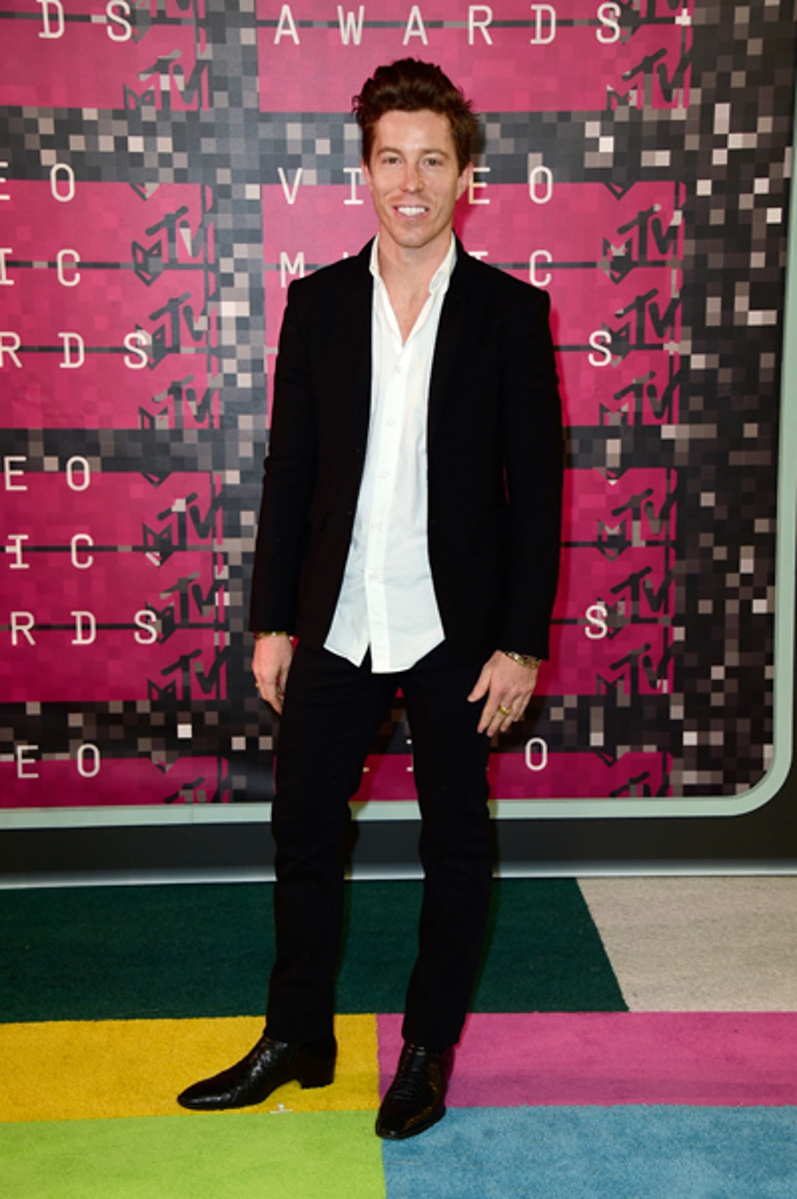 Shaun White Goes Shirtless At MTV Movie Awards