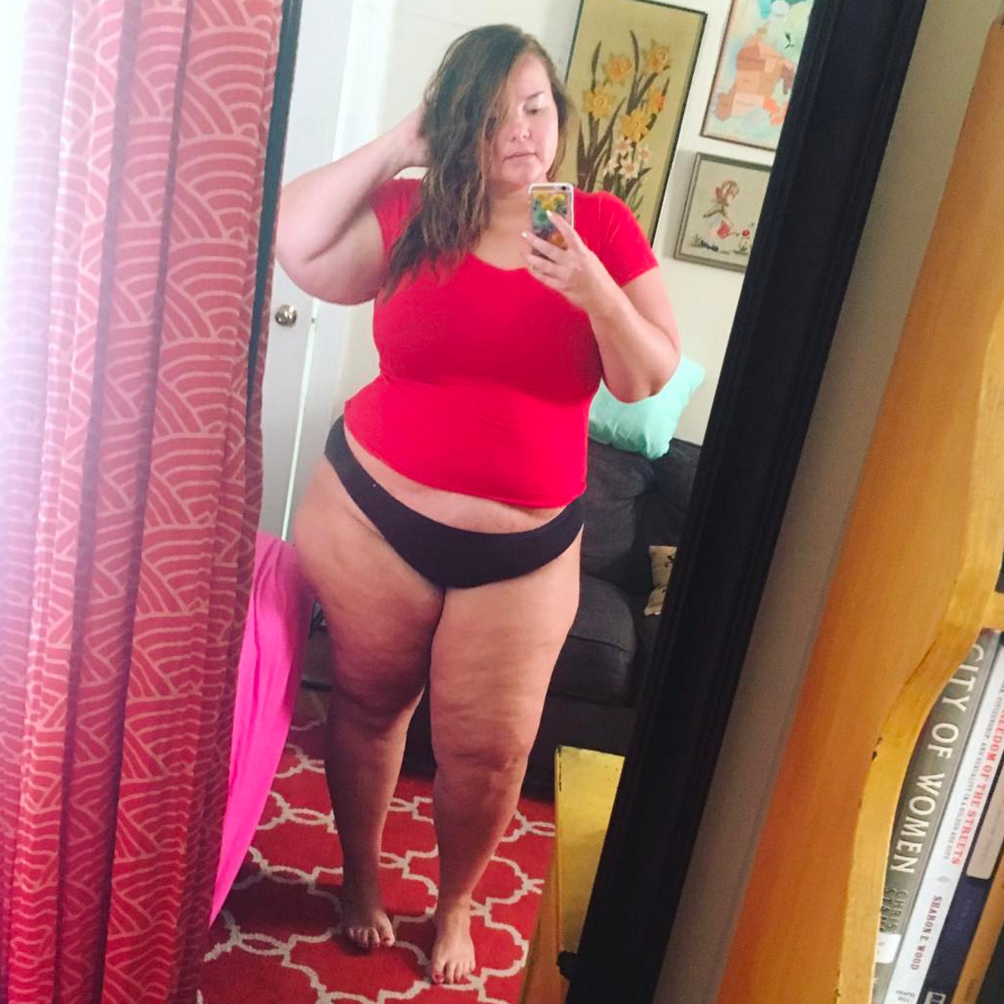 fat girl mirror selfie