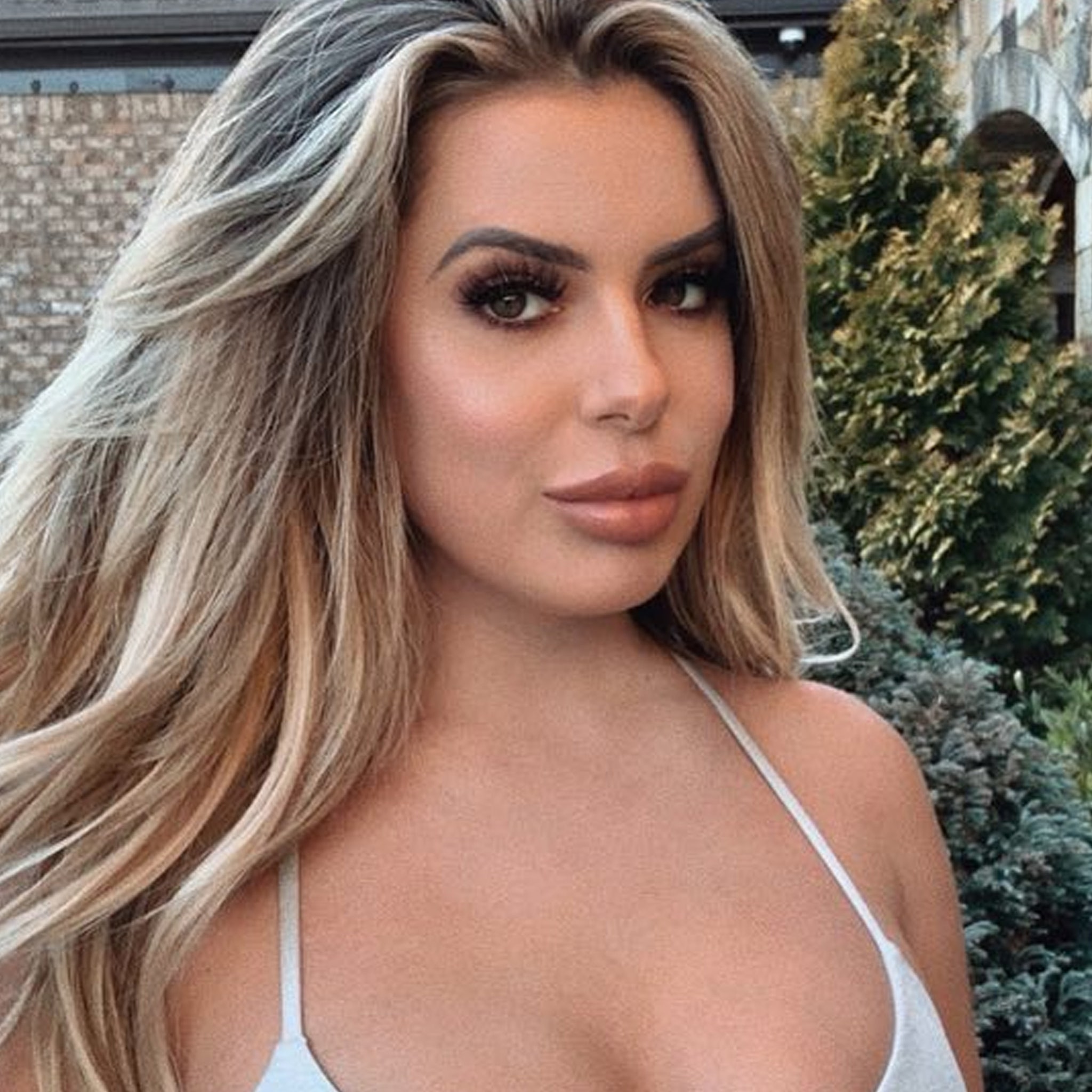 Brielle Biermann goes blonde after splitting from Michael Kopech